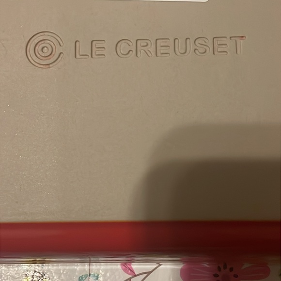 Le CREUSET 6"x6” Square Petite Stonewear Baking Dish - Flame - Picture 3 of 7